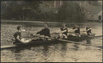 Roy Frith coxswain and Scotch College rowers in boat